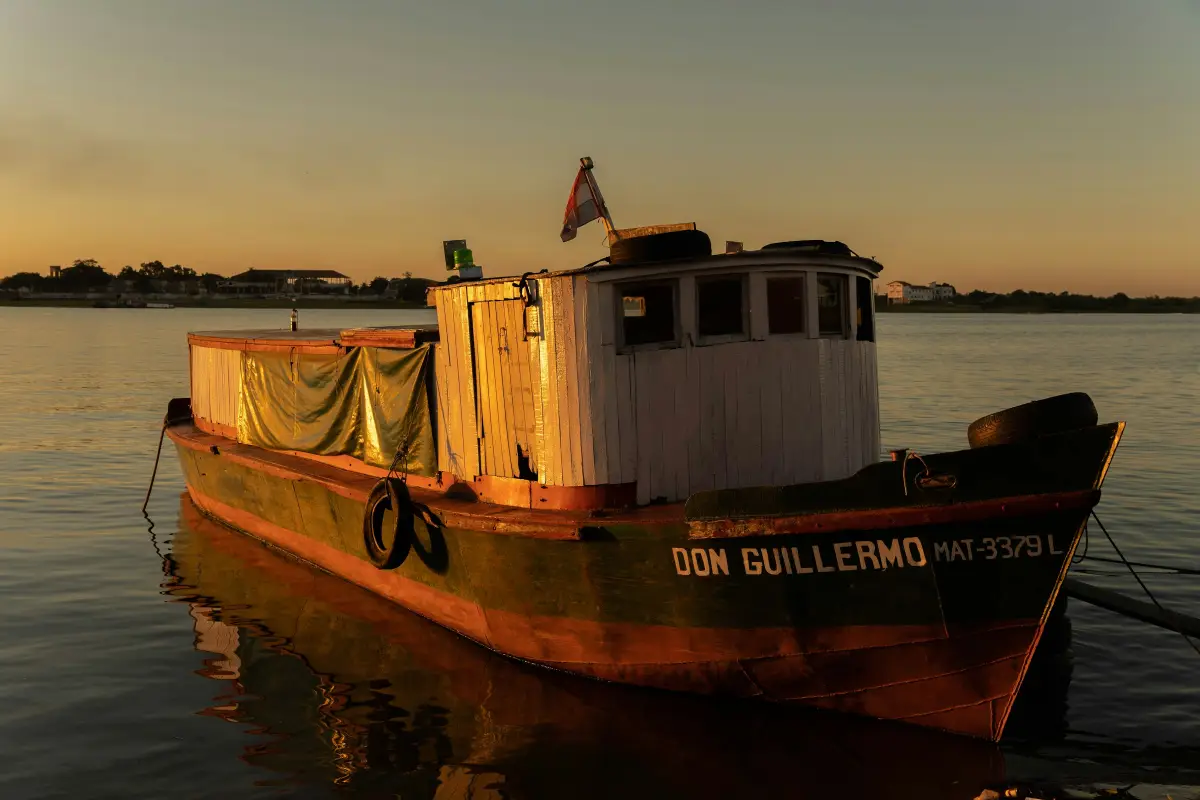 Barco en la bahía de Asunción